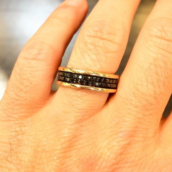 Michael Turchin zverejnil svoj druhý zásnubný prsteň